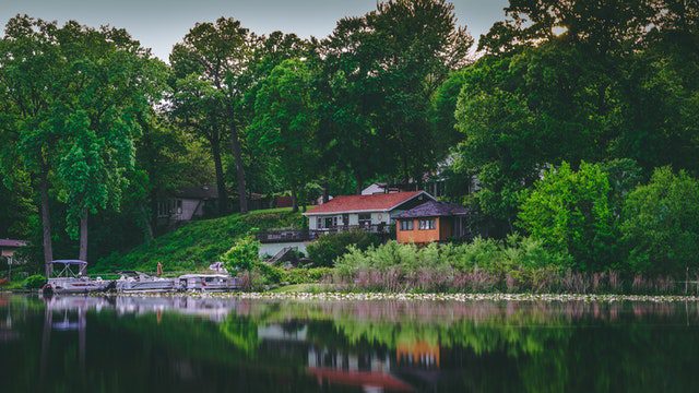 why summer is a great time to buy a lake home